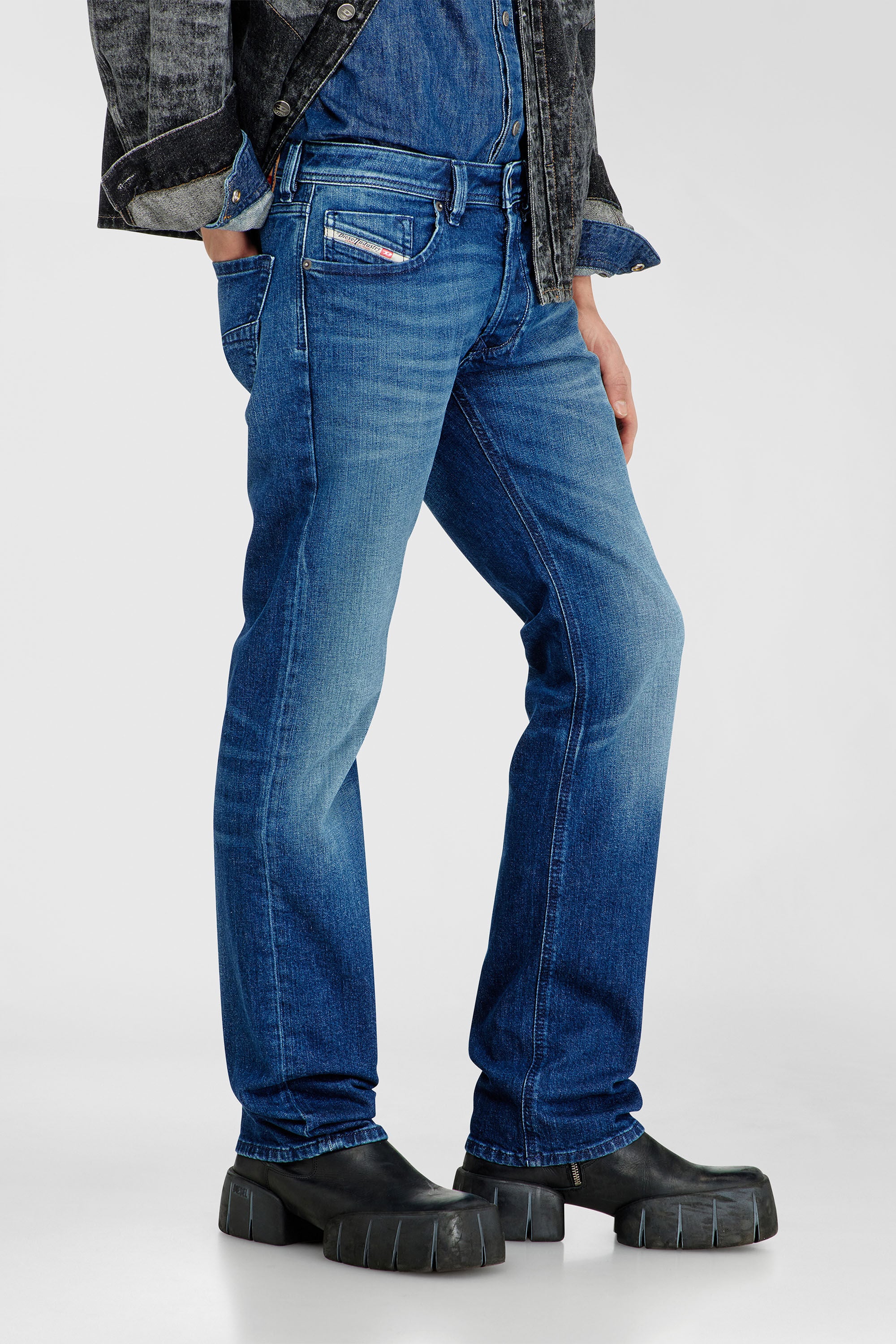 Diesel - Man's Regular Jeans 1985 Larkee 09L51, Dark Blue - 7