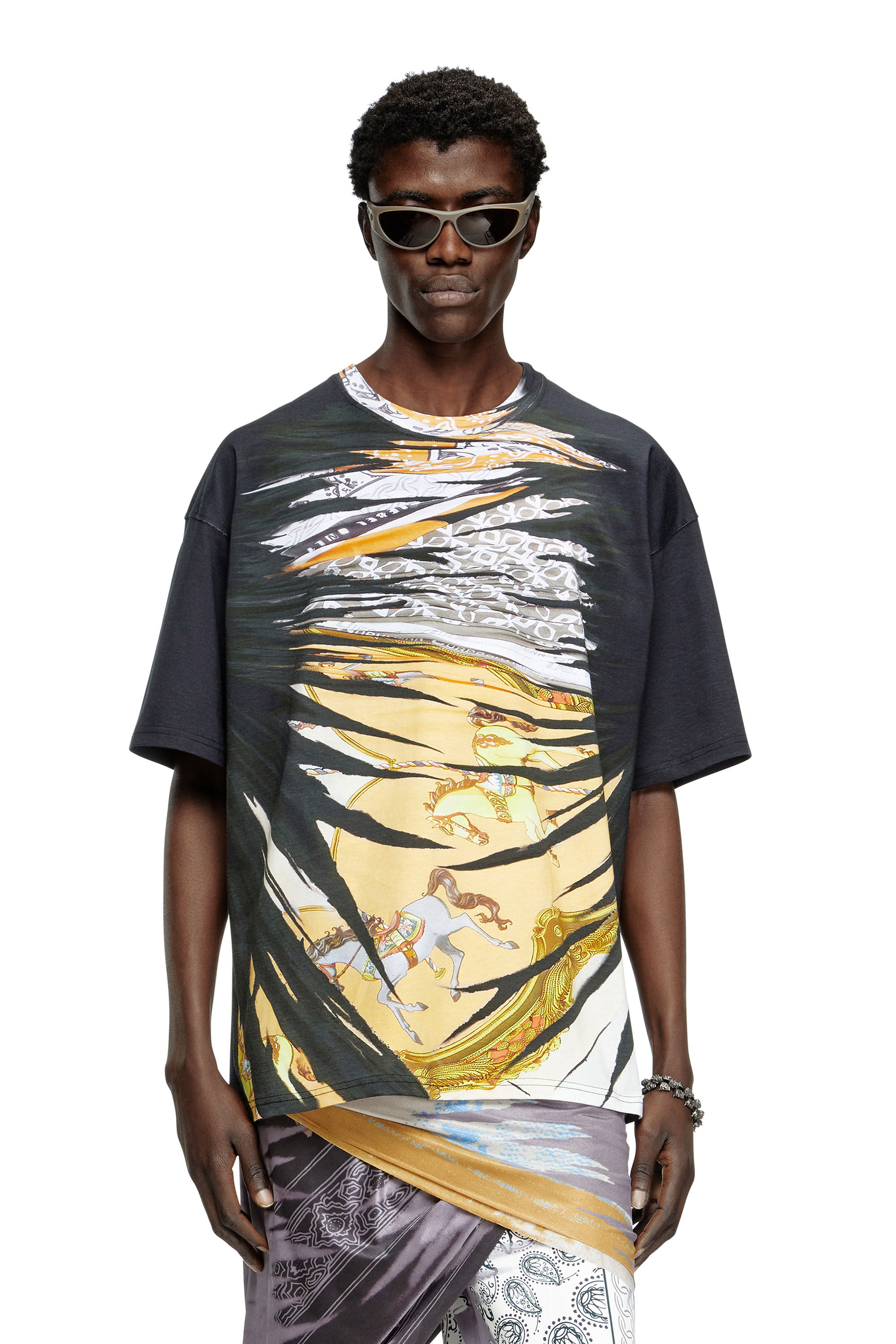 Diesel - T-BOXT-R25, Man's T-shirt with regal bandana print in Black/Yellow - 3