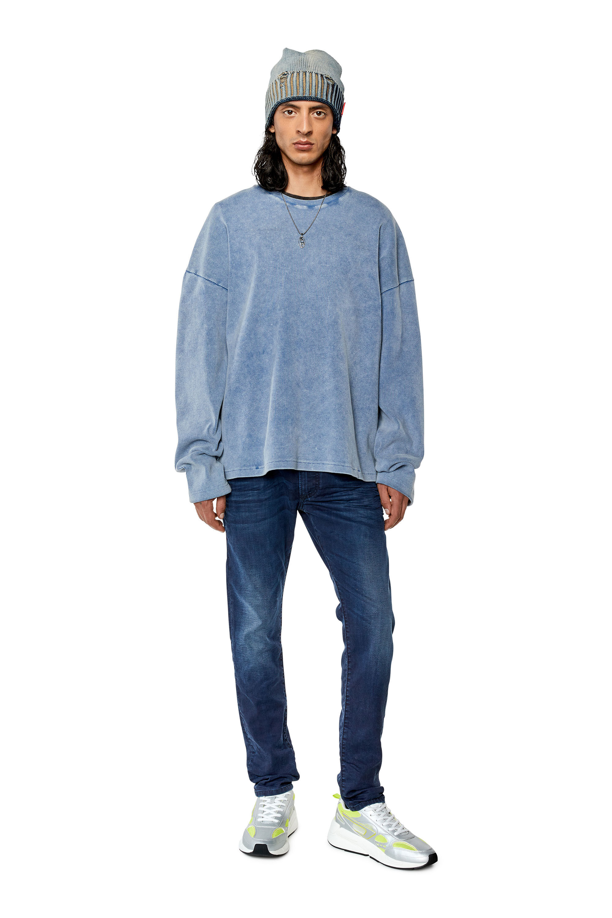 Dark blue top shaded jeans