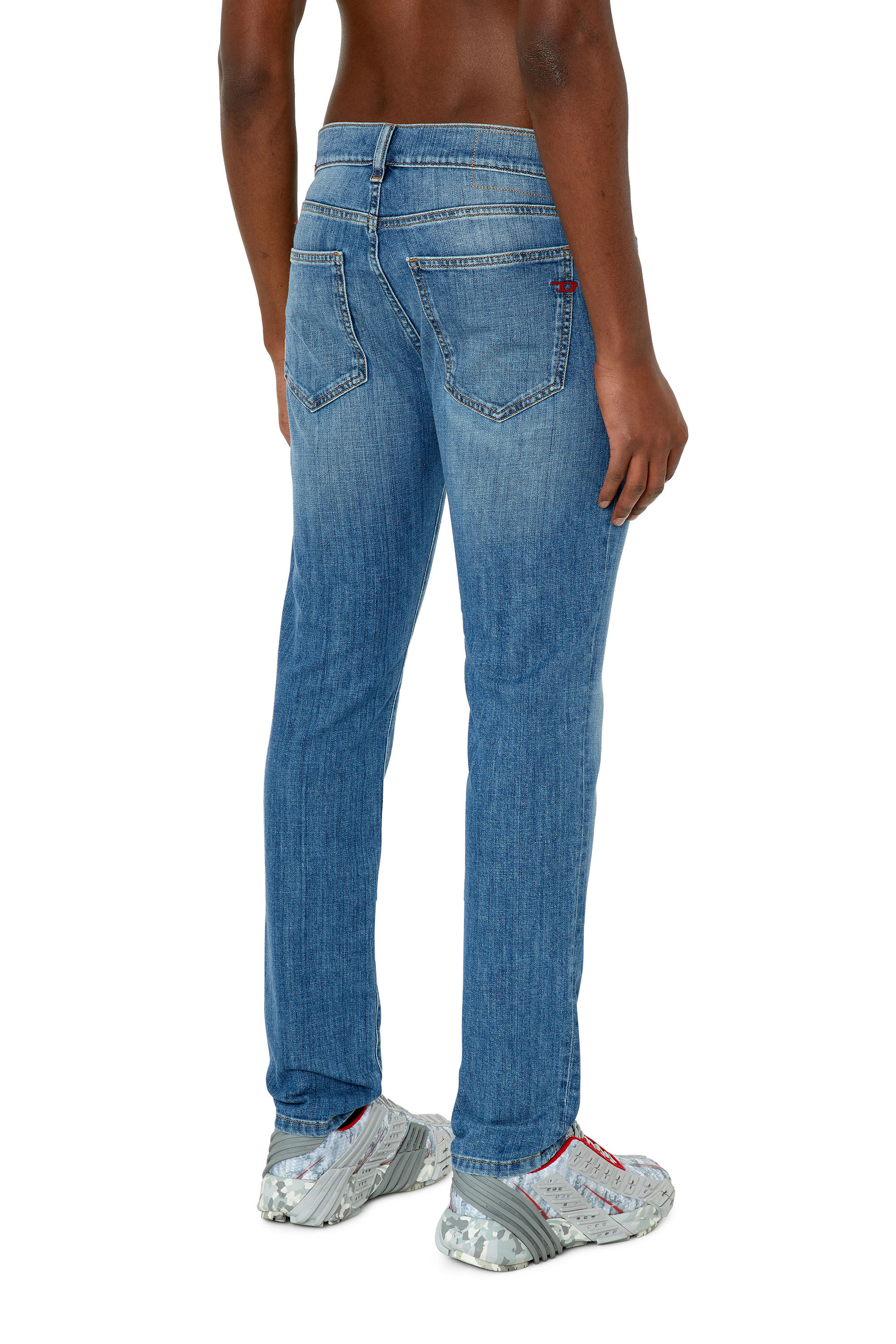 Diesel - 2019 D-Strukt 0EKAI Slim Jeans, Medium blue - Image 4