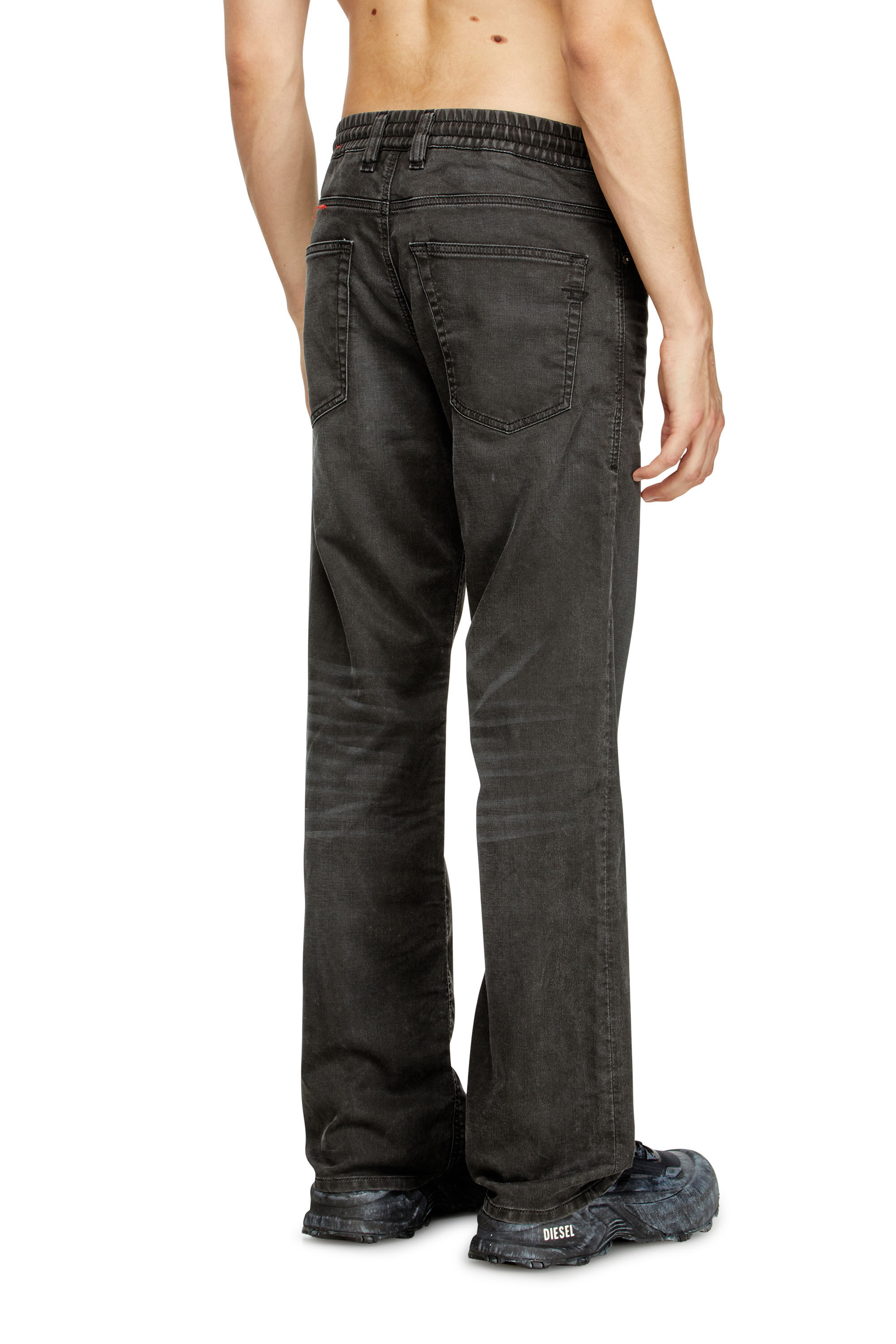 Men's Relaxed Jeans | Black/Dark grey | Diesel 2080 D-Reel Joggjeans®