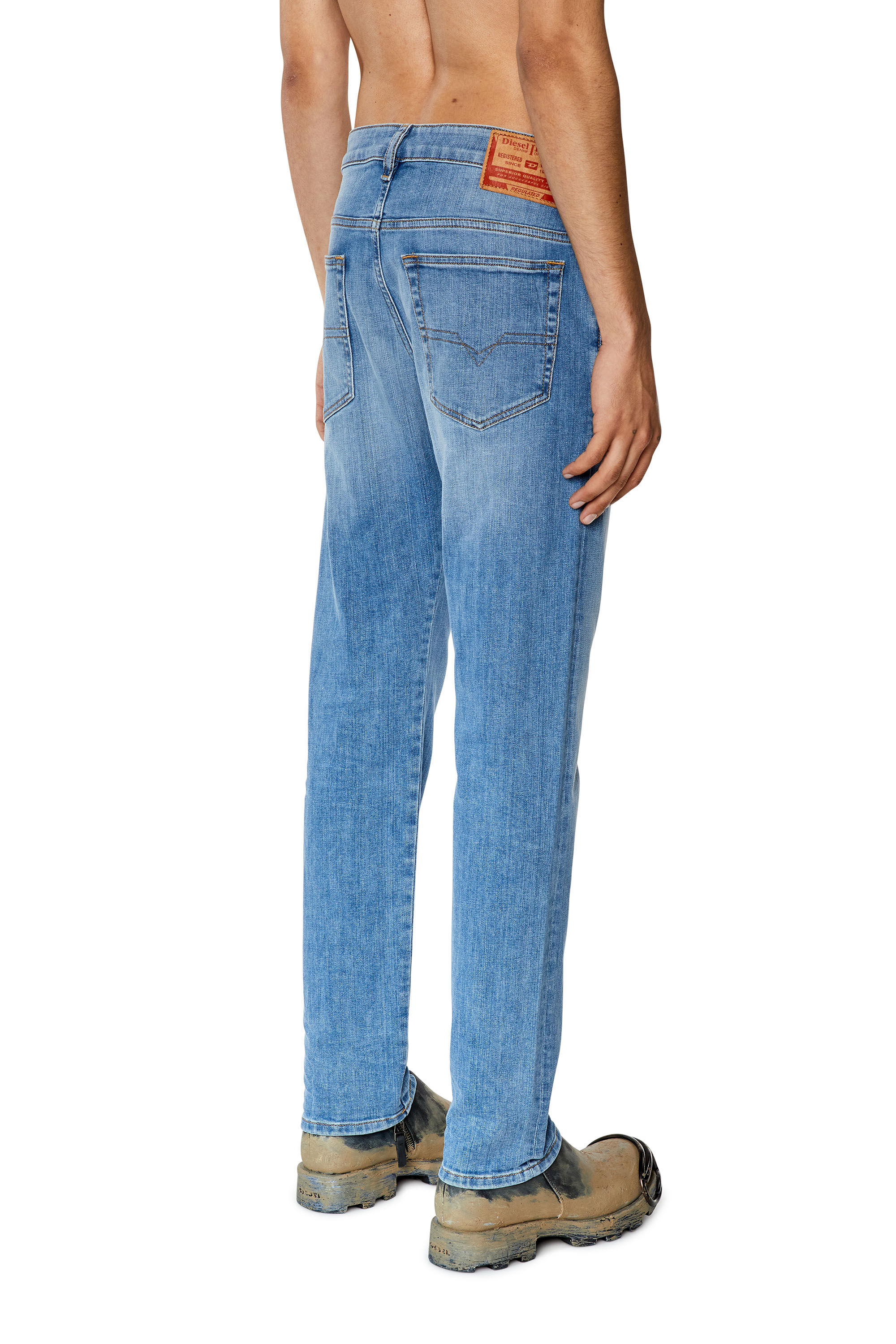 Men s Tapered Jeans Light blue Diesel D Yennox