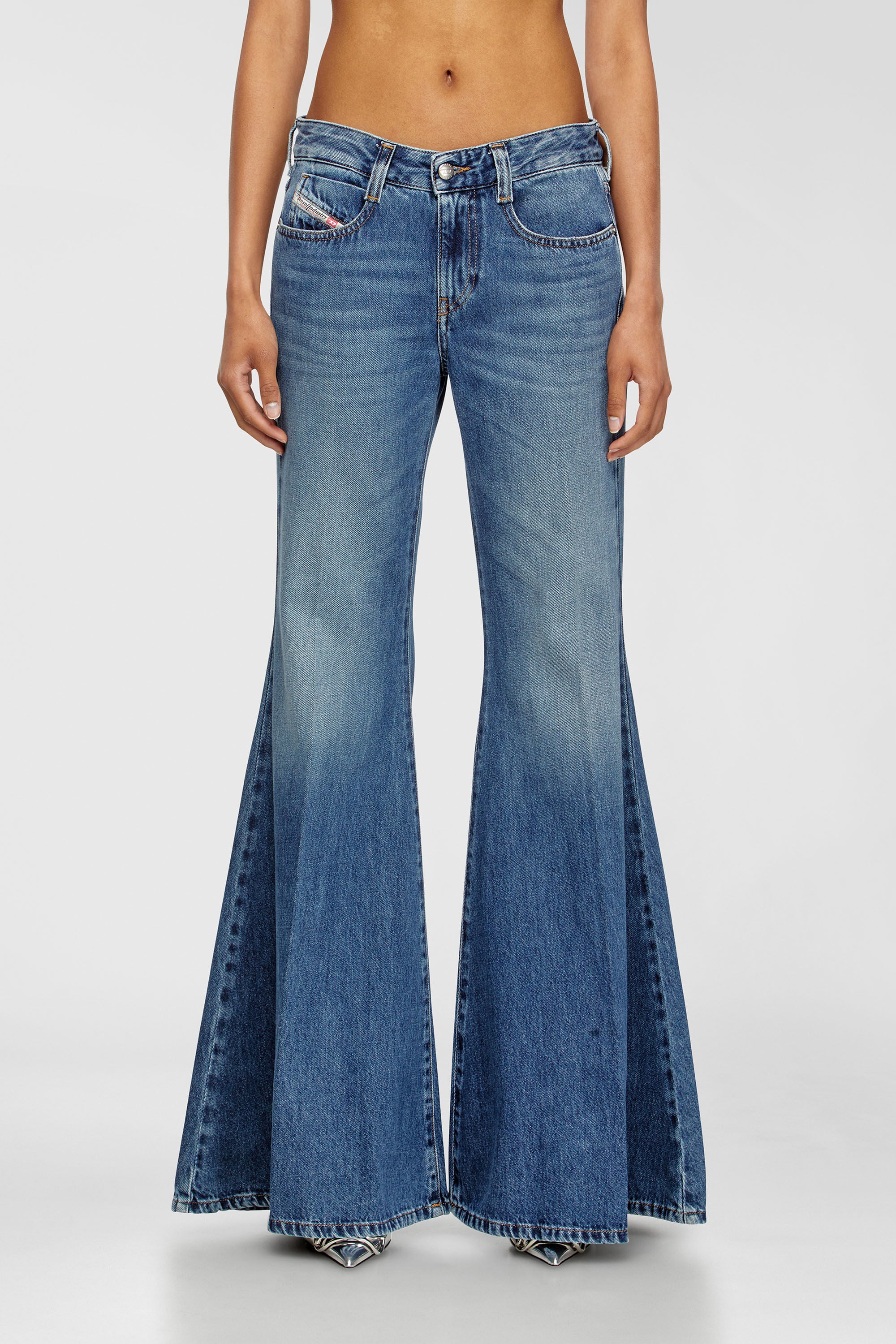 Diesel - Woman's Flare Jeans 1970 D-Bleess 09M56, Medium blue - 2