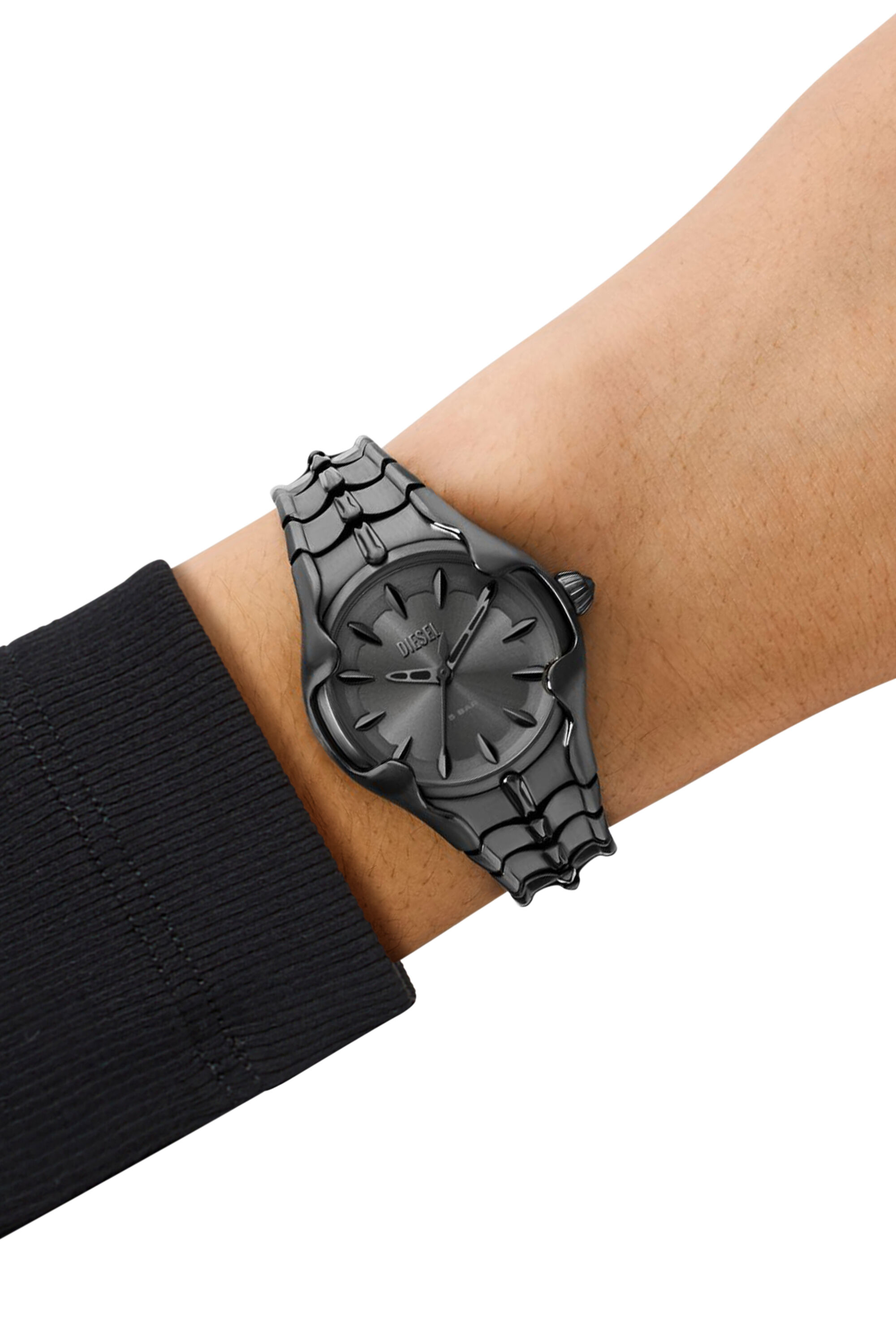 Q80 watch hotsell