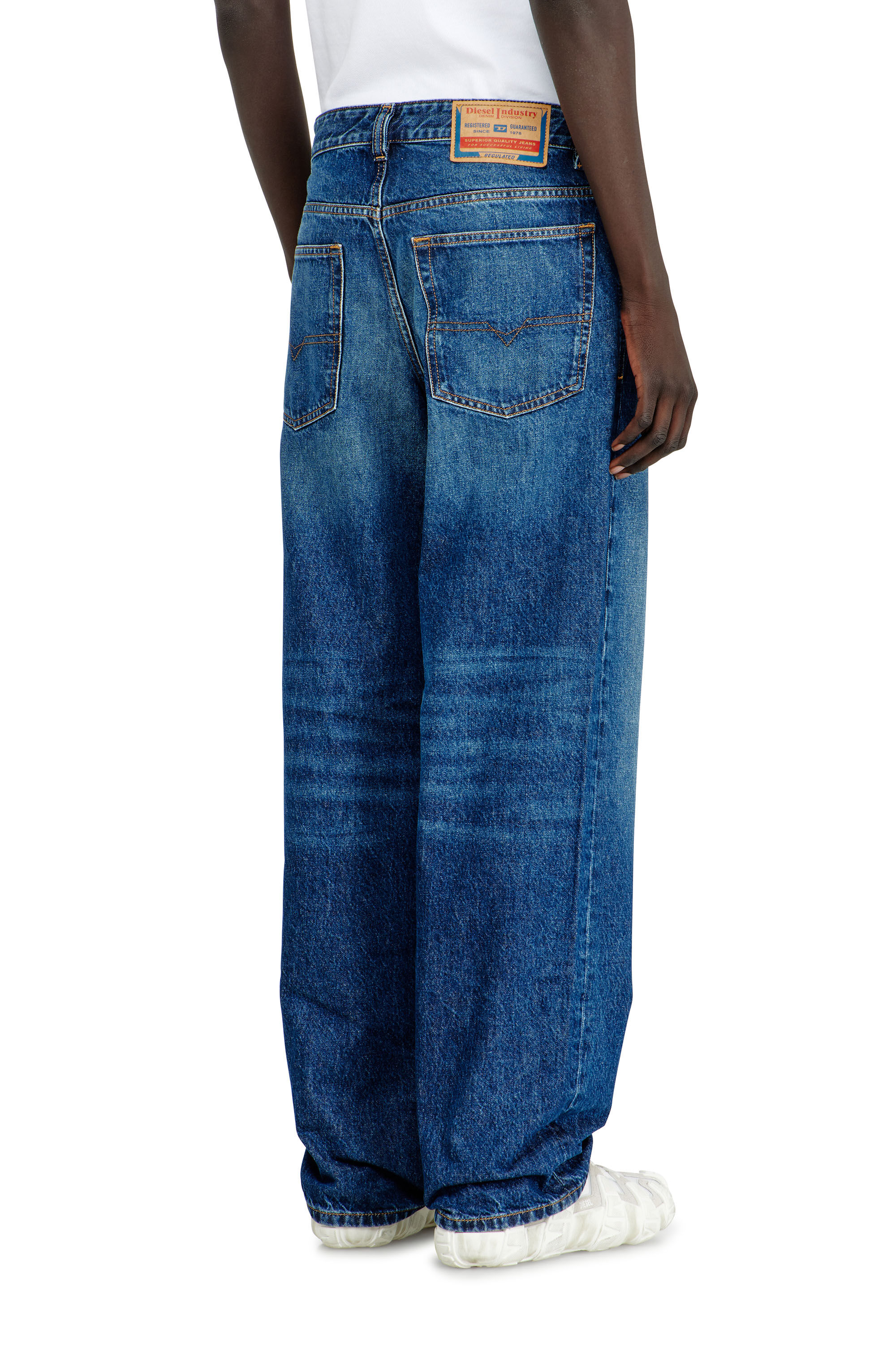 Men's 2001 D-Macro Relaxed Jeans | Diesel ®