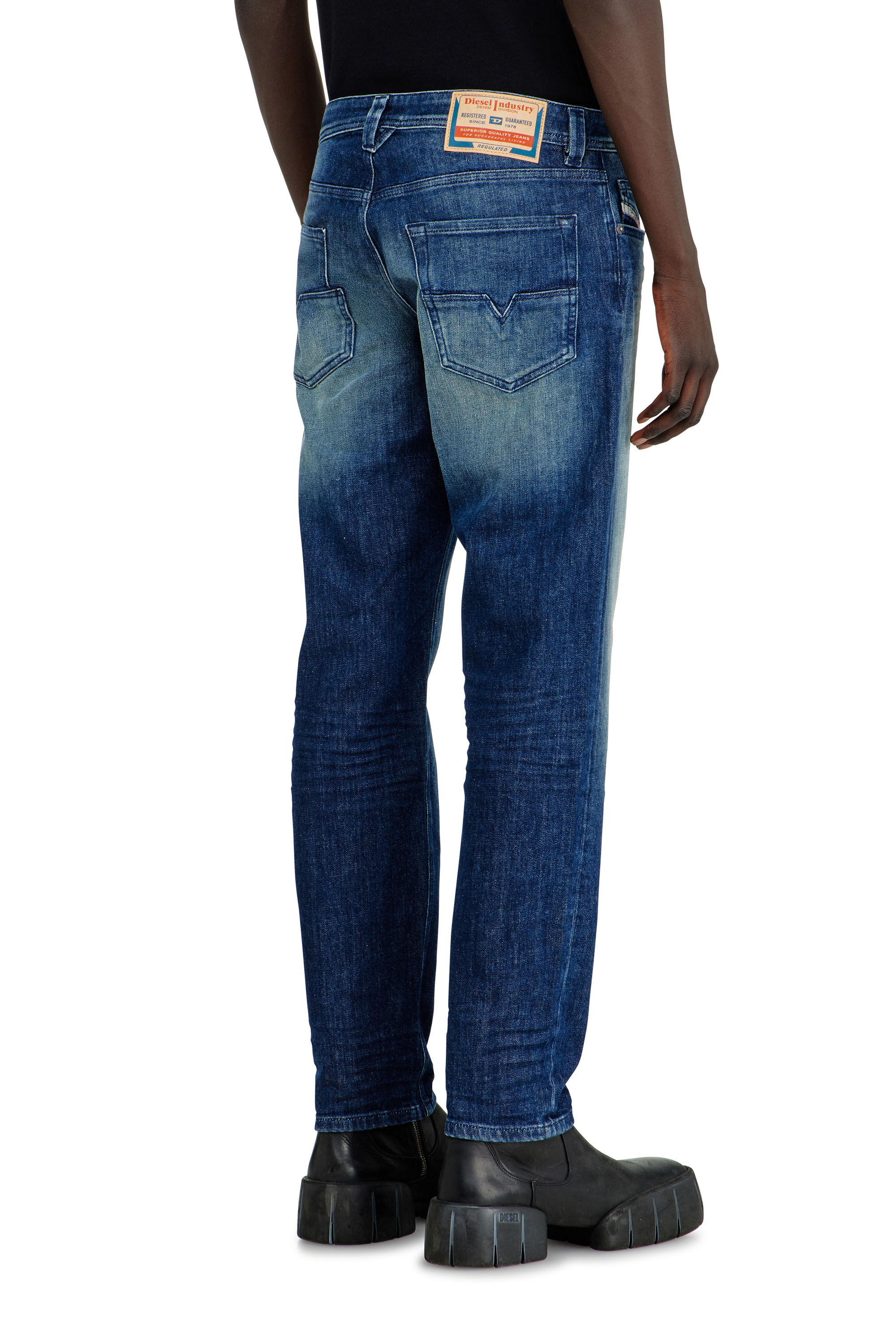 Diesel - Man's Regular Jeans 1986 Larkee-Beex 0KBBR, Dark Blue - 5
