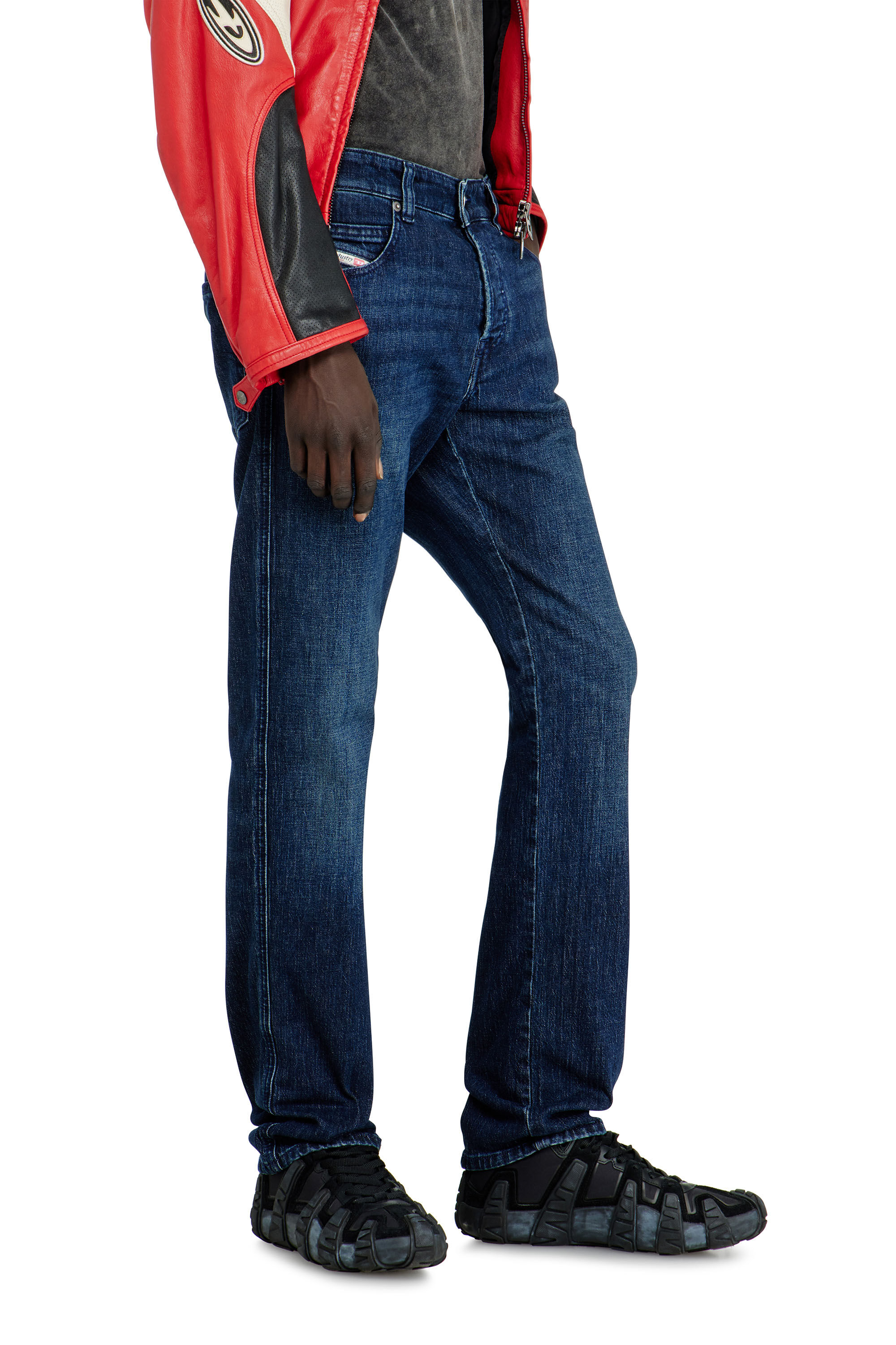 Men's Slim Fit Jeans for a Streamlined Look | Diesel®