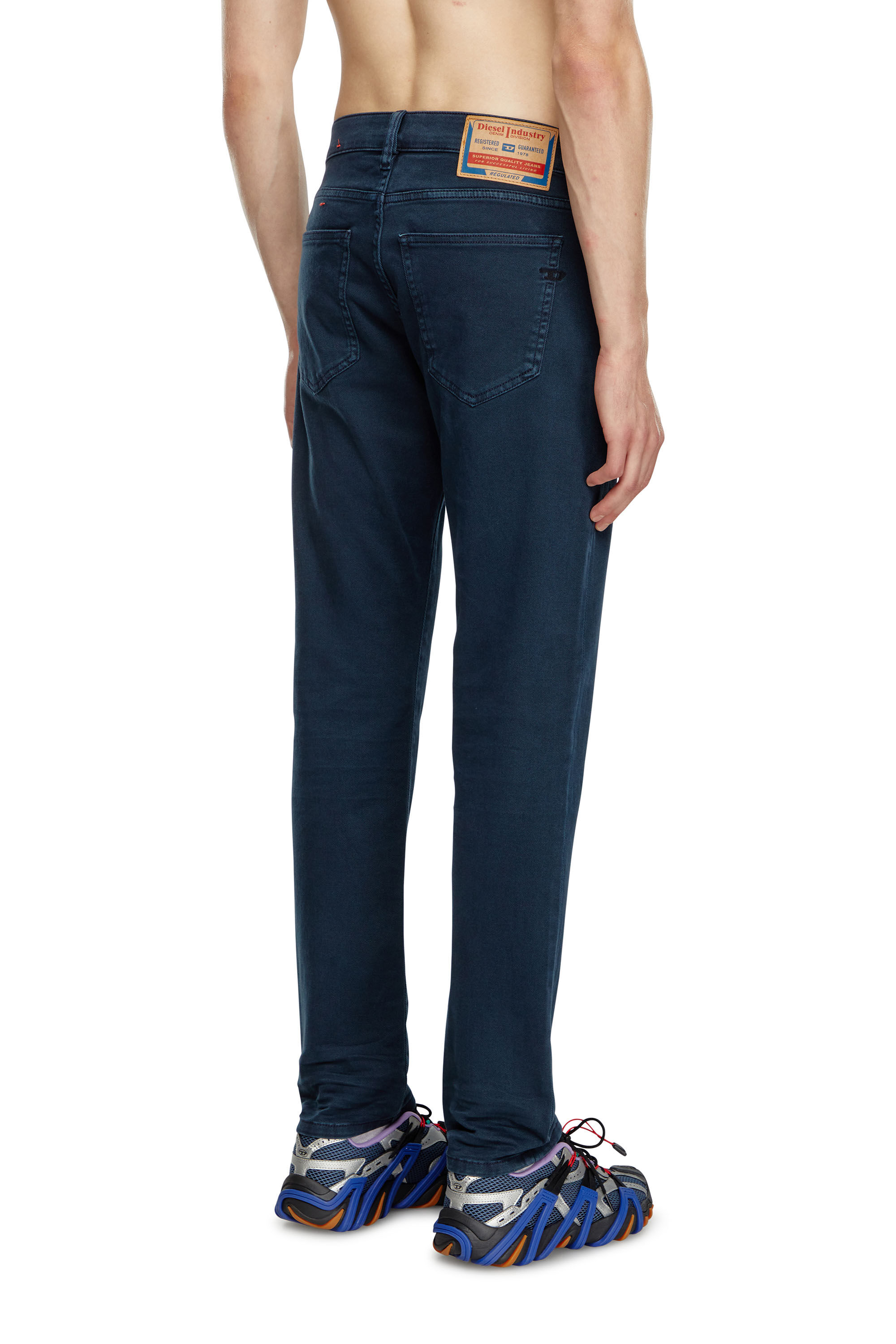 2019 D-STRUKT Man: Slim Colored Jeans | Diesel