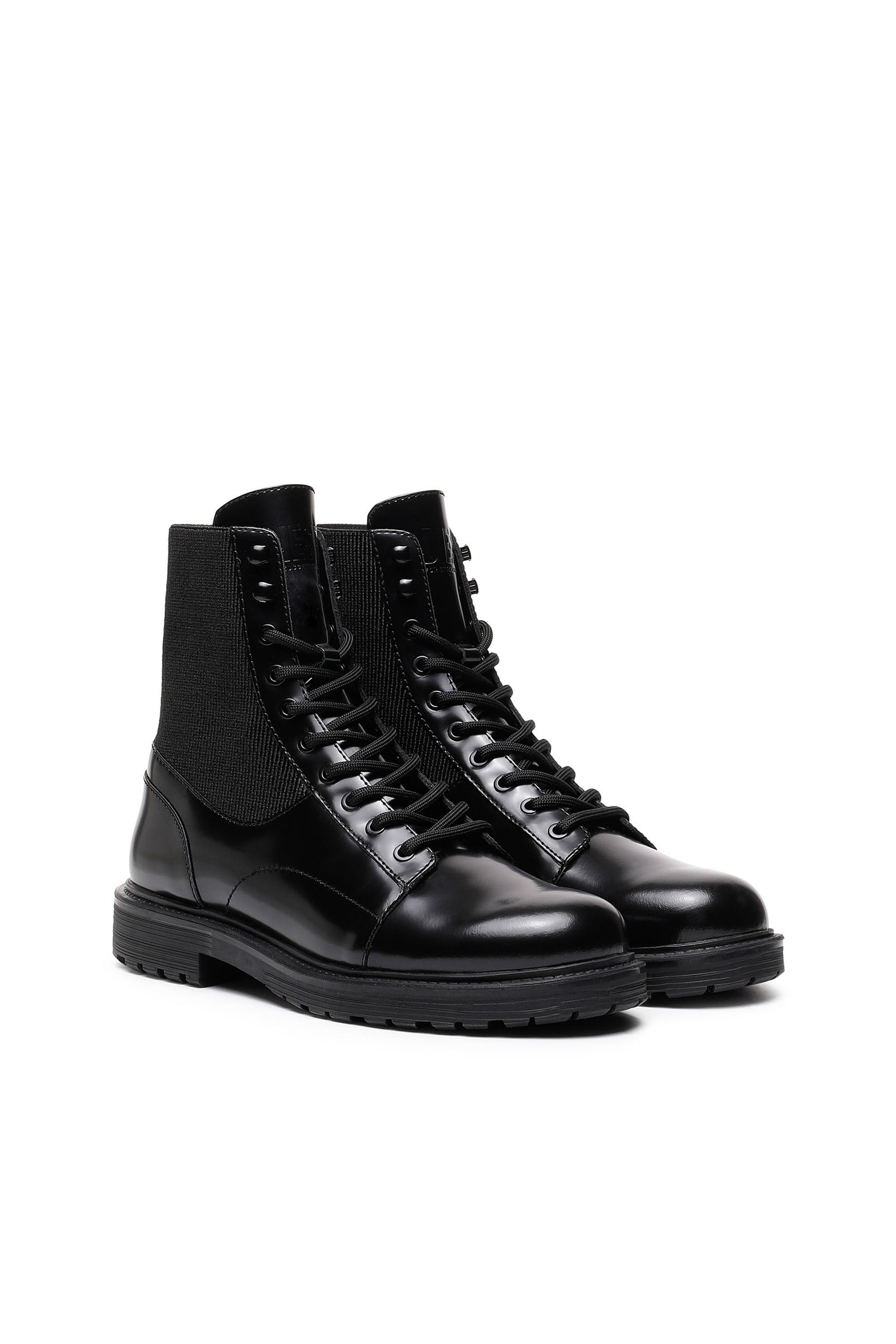 Elastic combat boots in glossy leather 