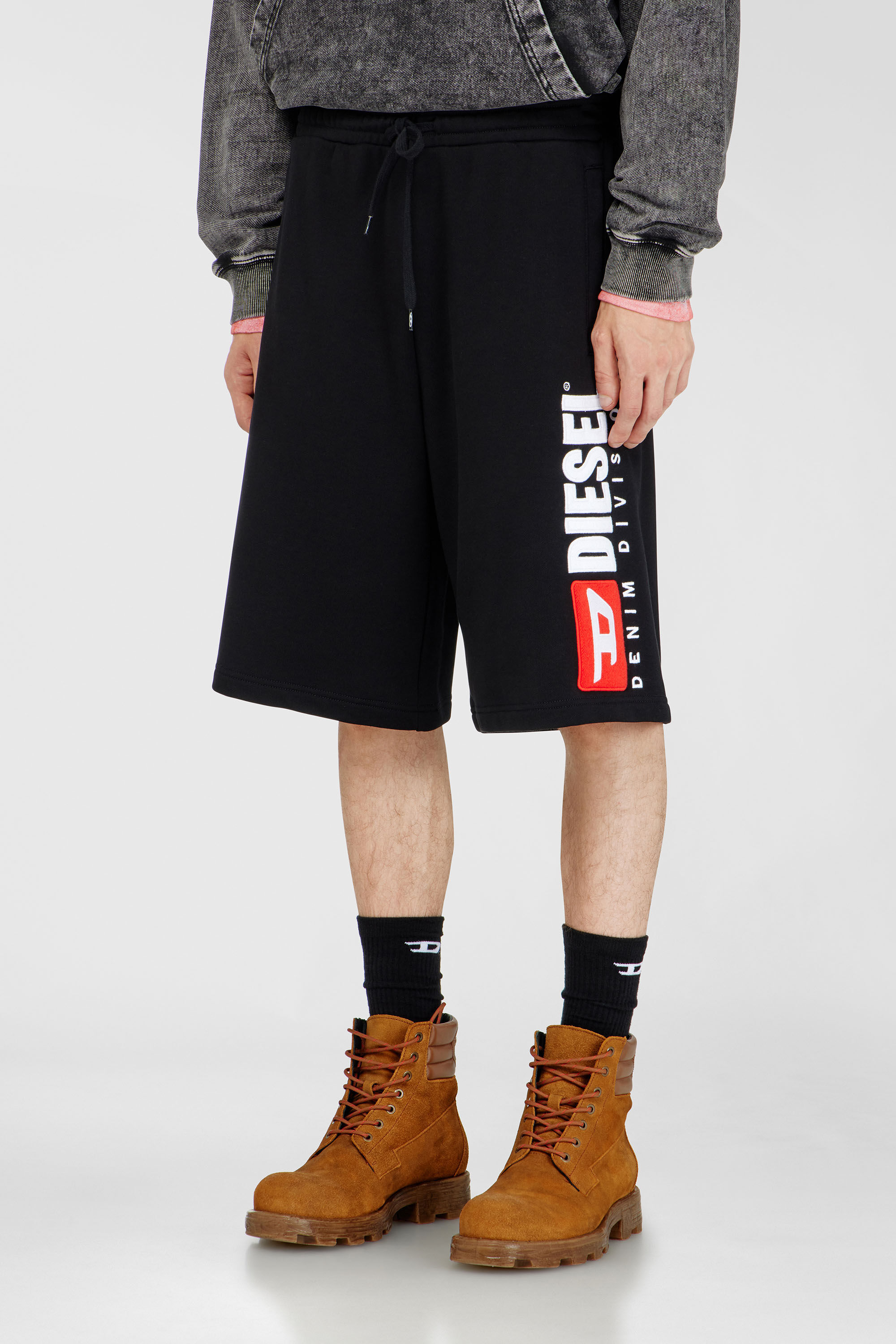 Men's Fleece shorts with maxi logo patch | Black | Diesel GB