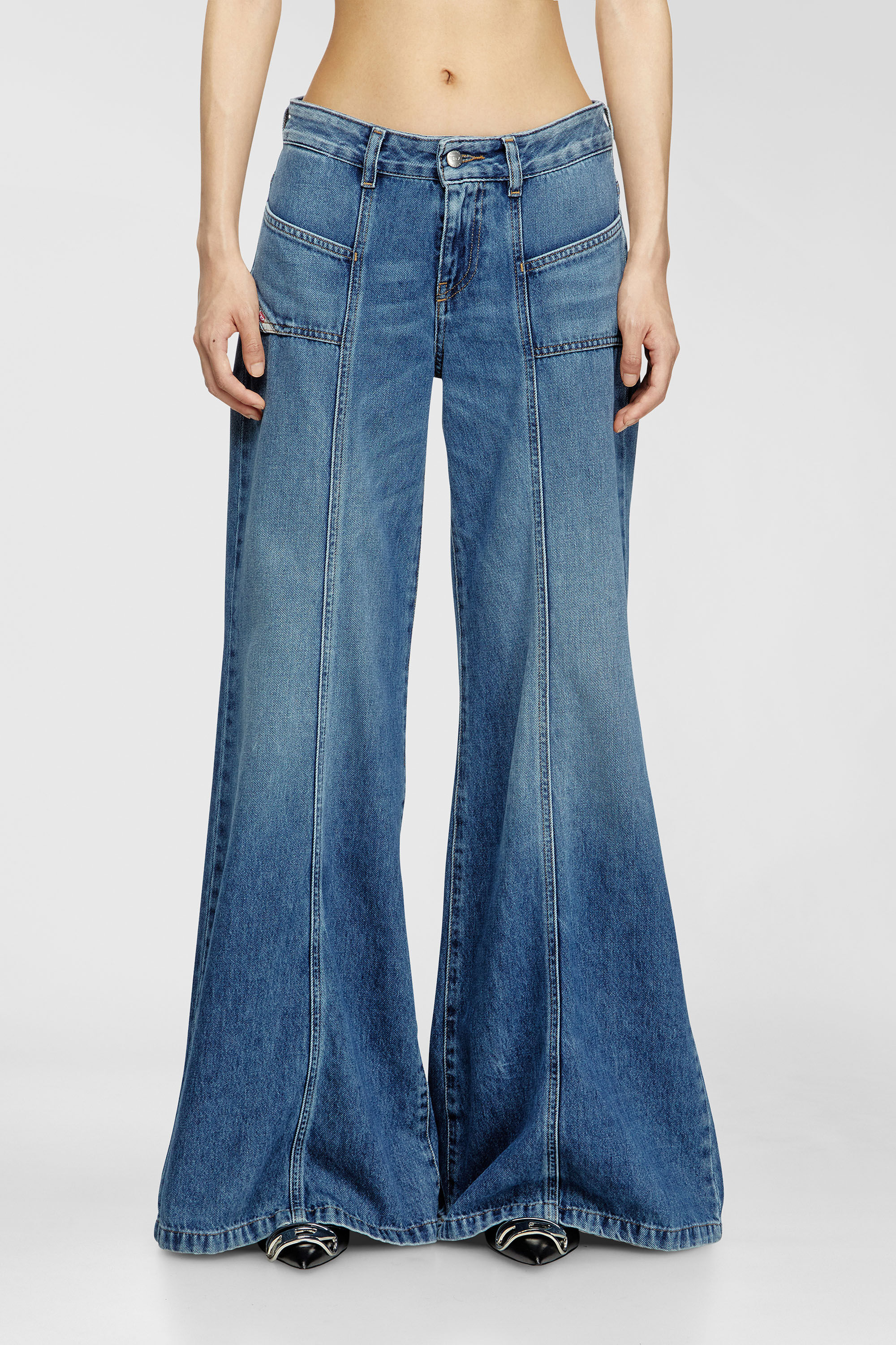 Women's Flare Jeans | Low Waist D-Akii | Medium blue | Diesel GB