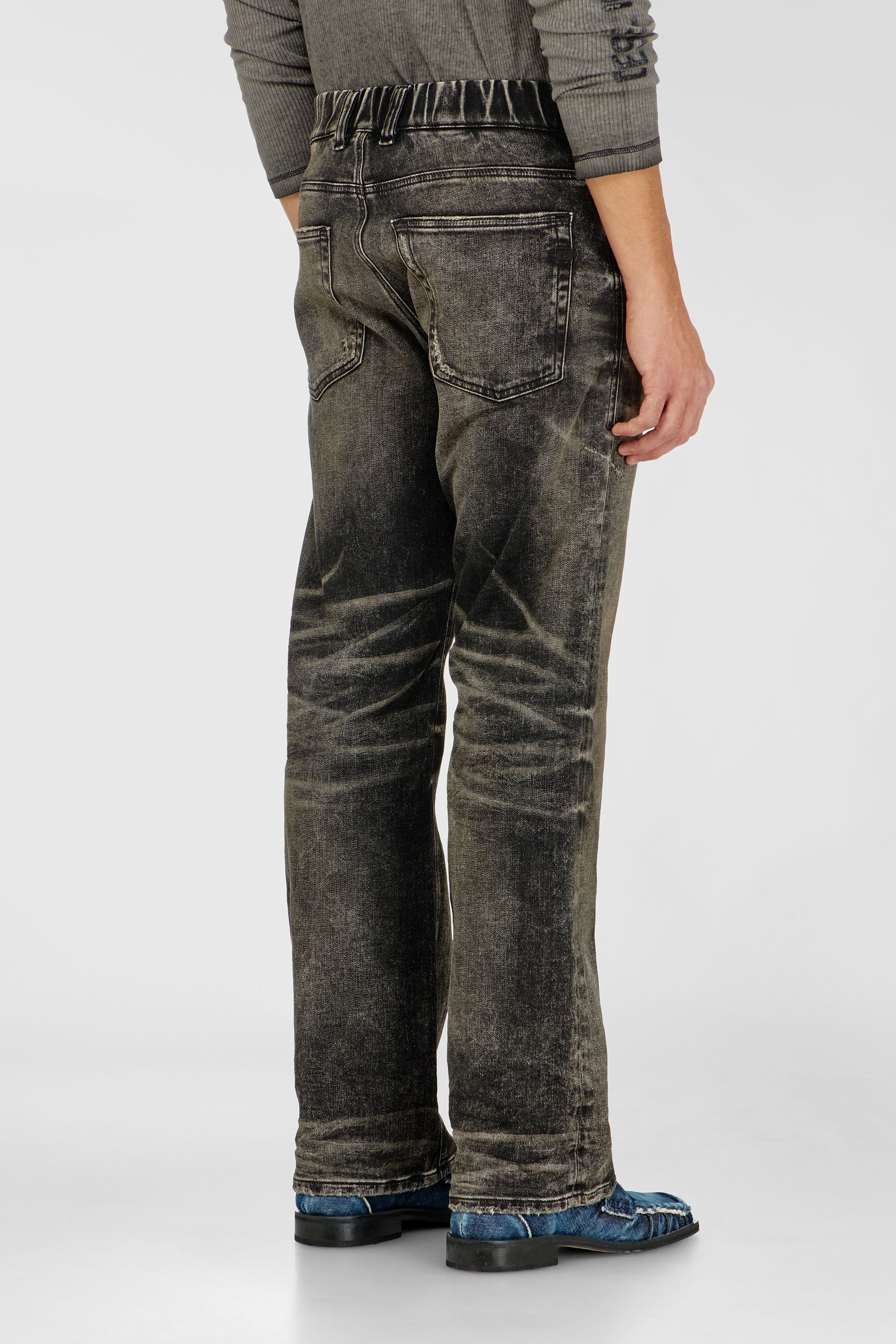 Diesel - Man's Relaxed 2080 D-Reel Joggjeans&reg; 09R21, Black/Dark grey - 3