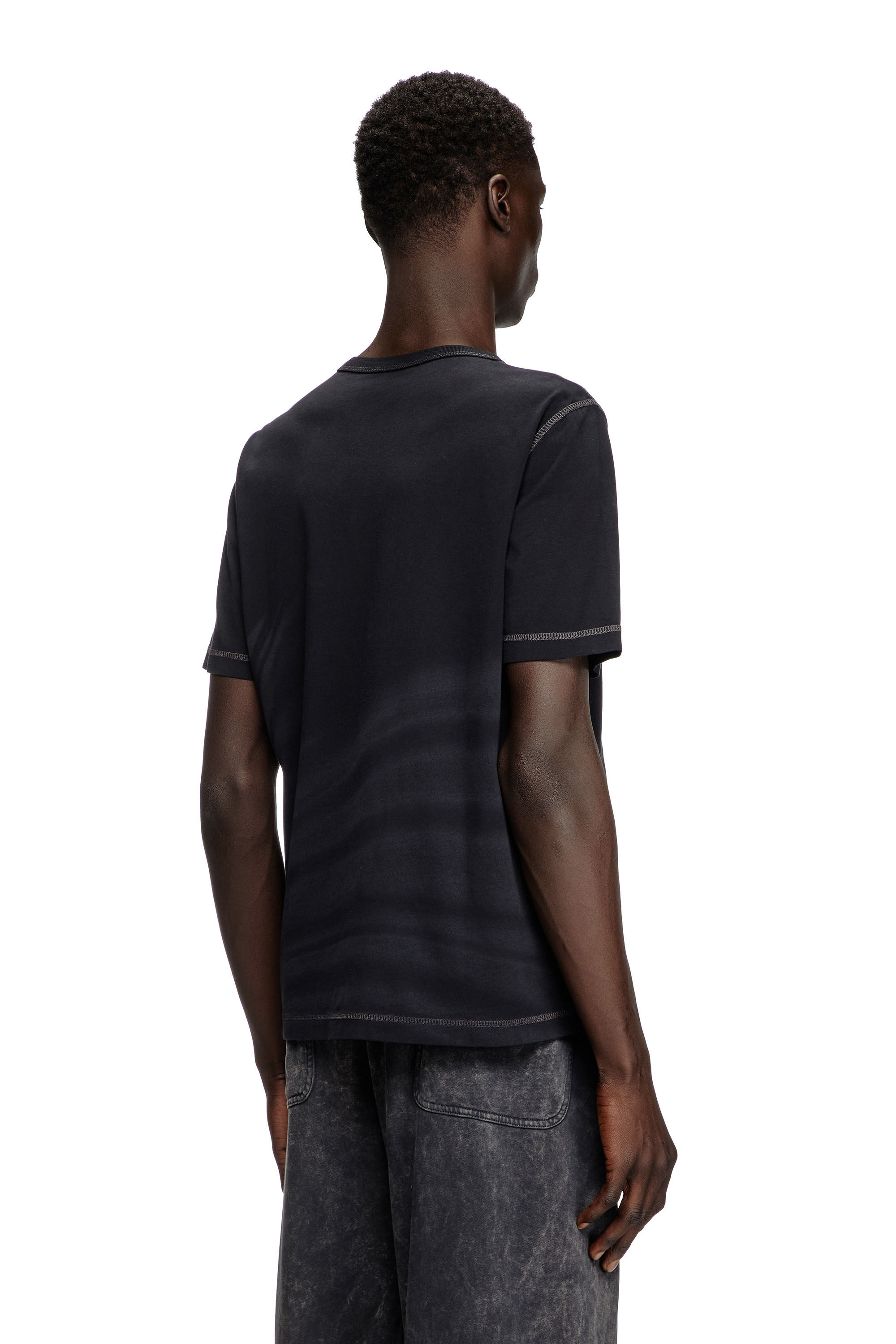 salsation Tshirt with split ダークブラウン Men's Dirty-effect T-shirt with logo lettering | Brown | Diesel