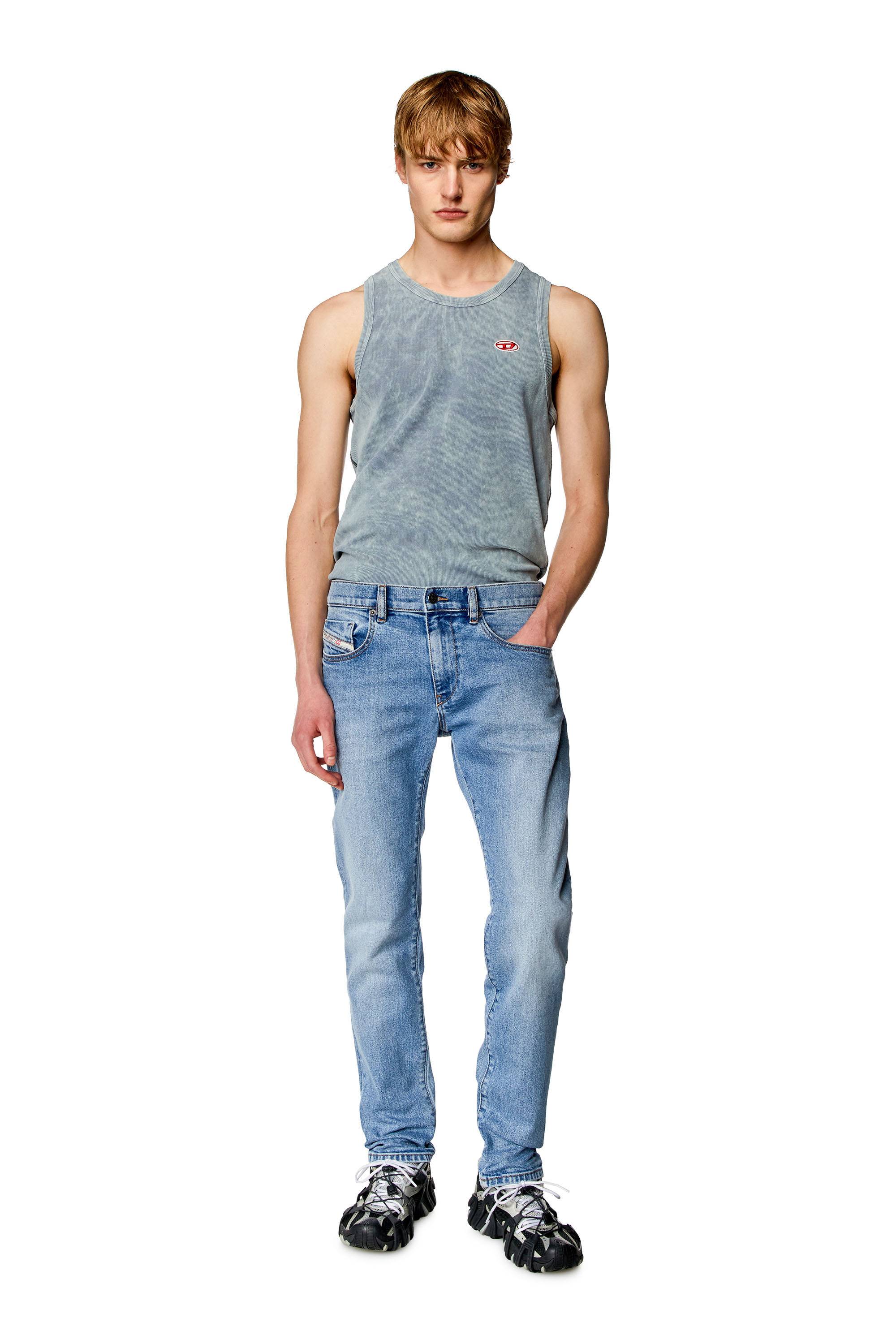 Jeans and sneakers 2019 online