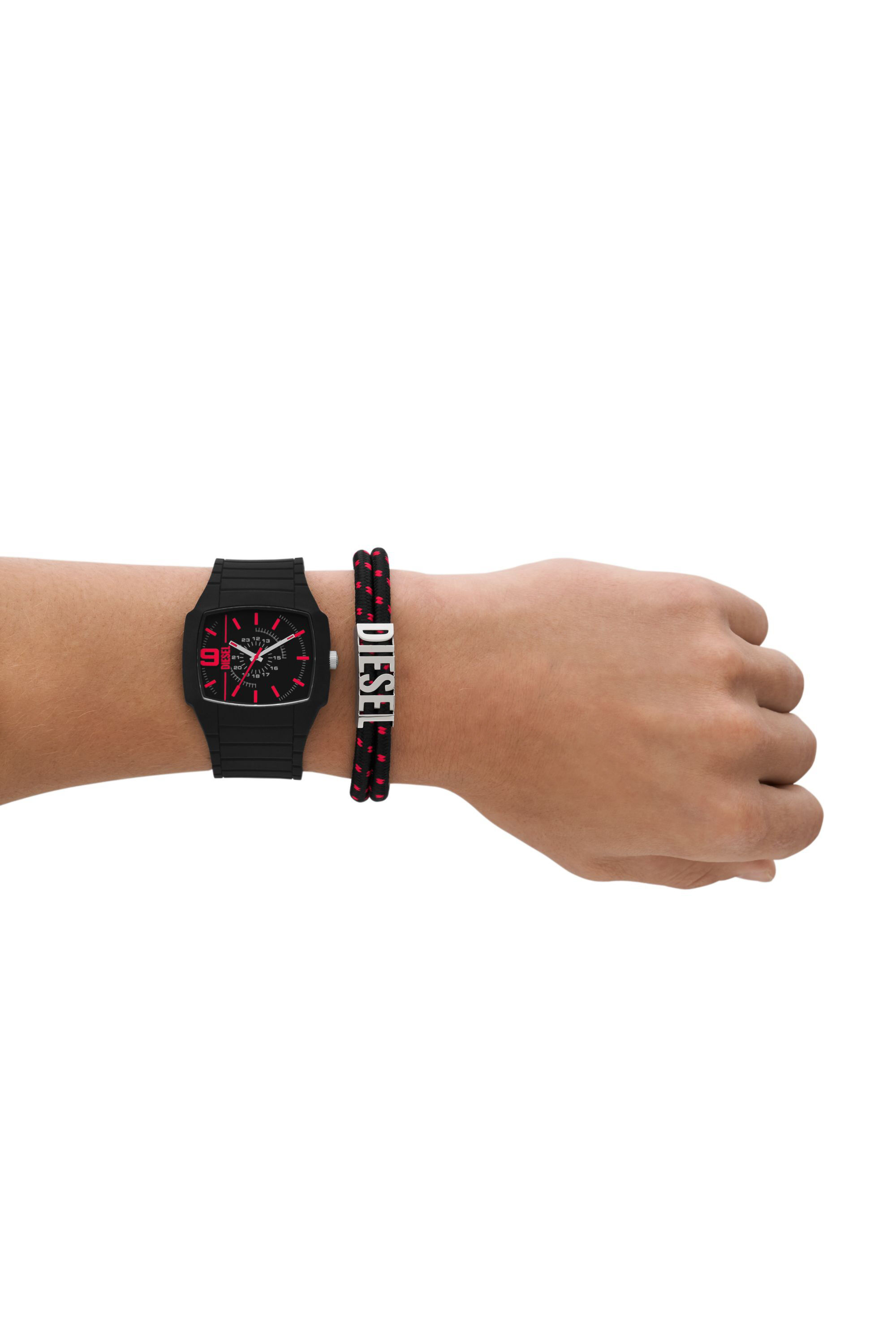 Diesel's gift set features a 45mm Cliffhanger 2.0 | Diesel