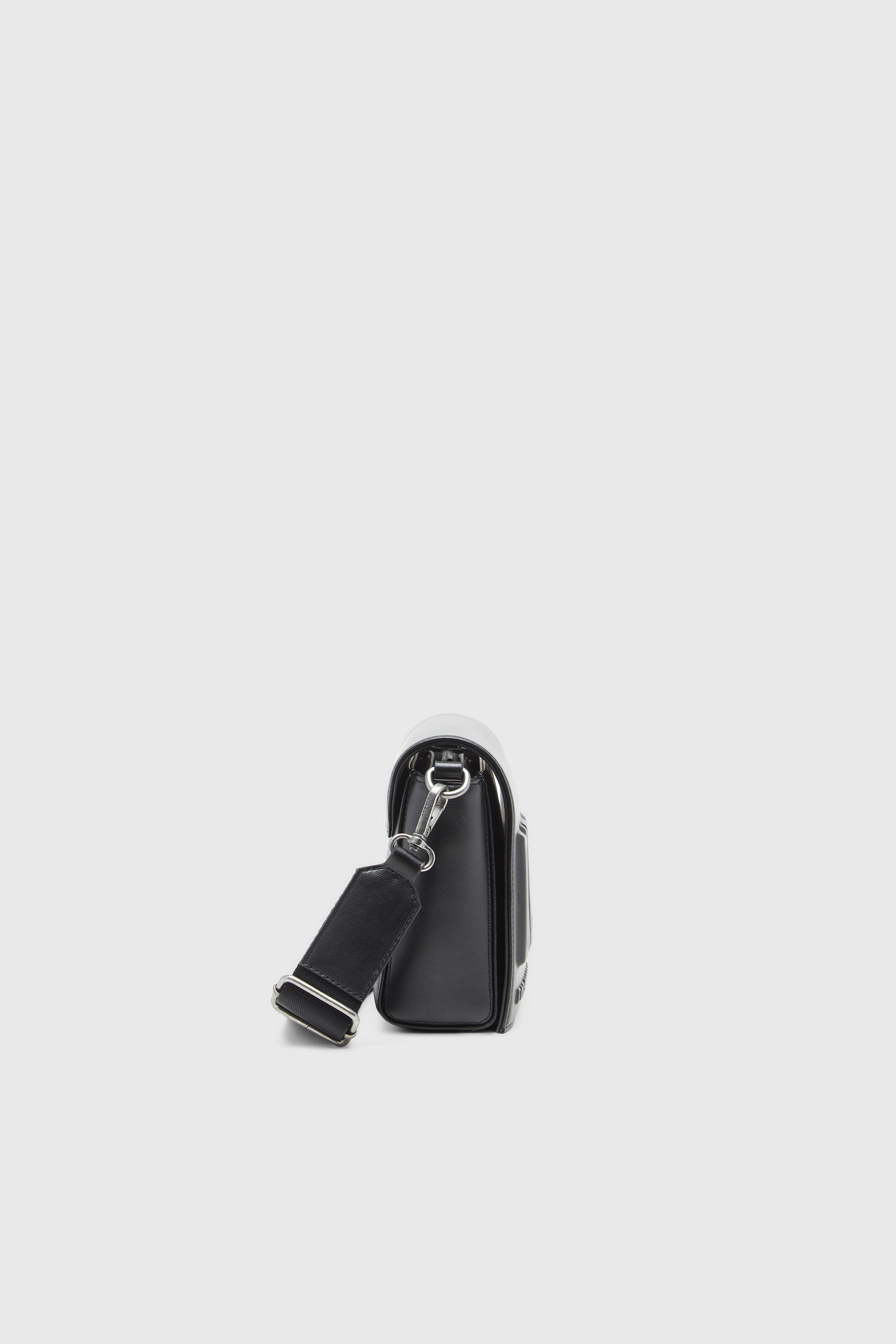 Diesel - DSL 3D CAMERA BAG X, Unisex's Dsl 3D - Camera bag with embossed logo in Black - 5