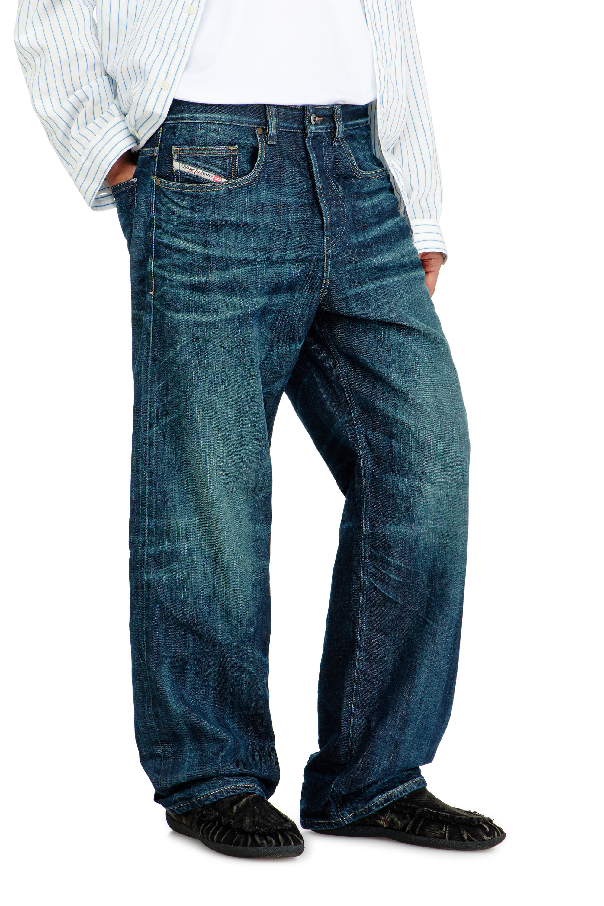 【DIESEL】Relaxed Jeans 2001 D-Macro Men's Relaxed Jeans | Low Waist 2001 D-MacroDark Blue | Diesel