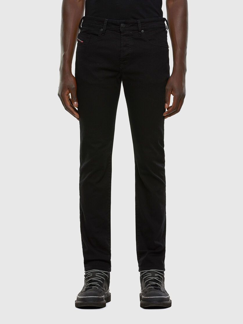 mens black tapered jeans