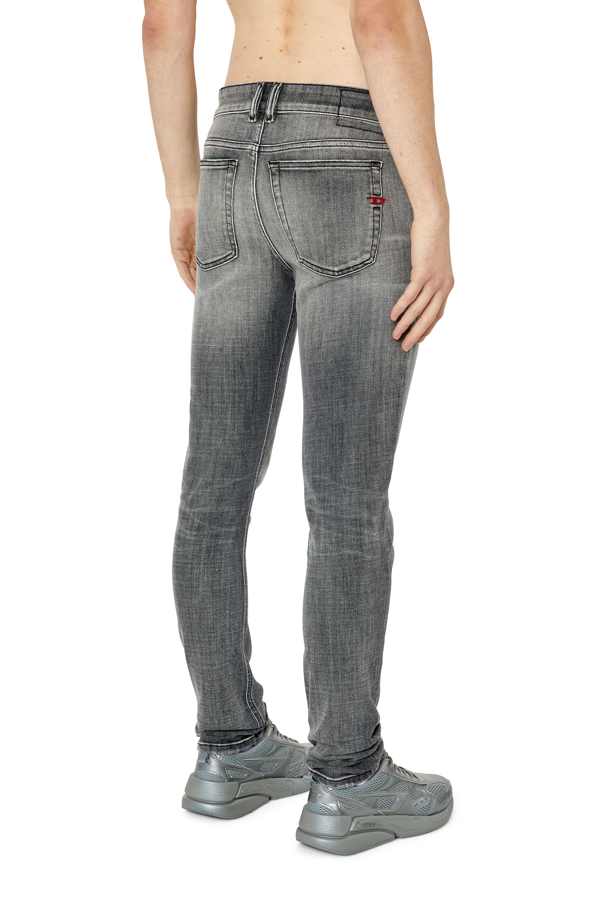 Jeans sleenker 2025