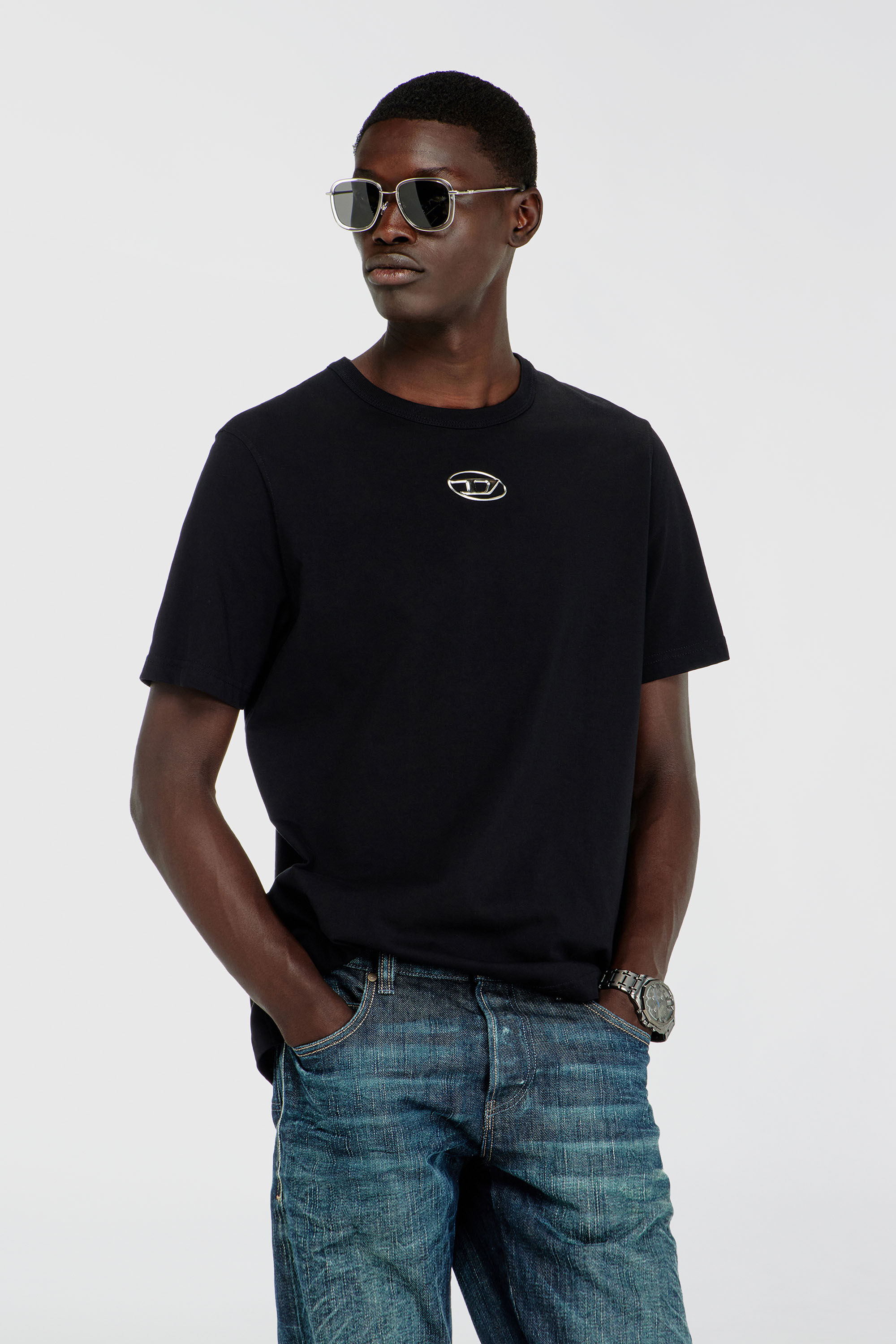 Men's T-shirt with metallic Oval D | Black | Diesel GB