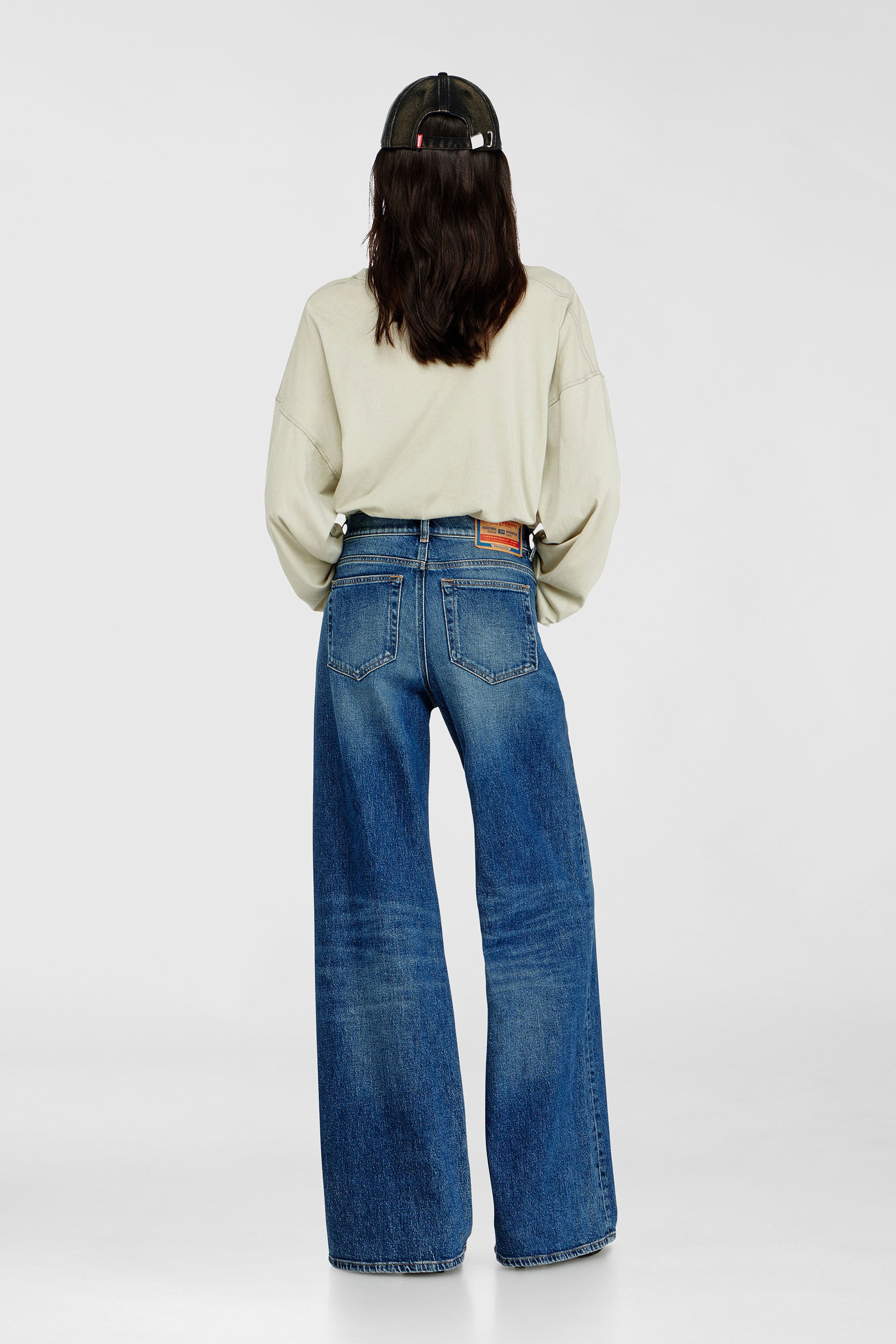 Women's Flared Jeans 1978 d-akemi 09l21 | Diesel ® UK