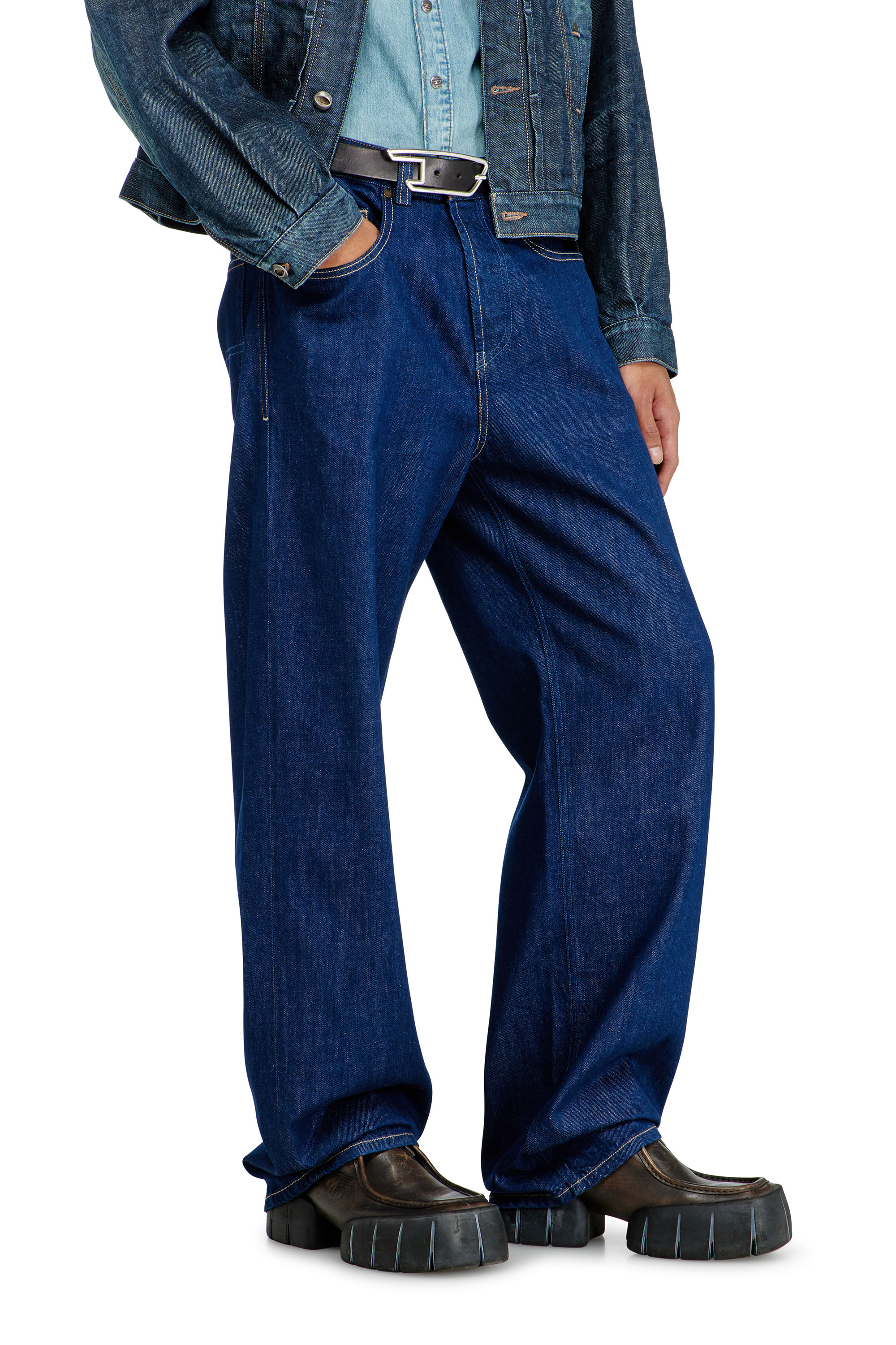 Diesel - Man's Relaxed Jeans 2001 D-Macro 09Q09, Dark Blue - 6