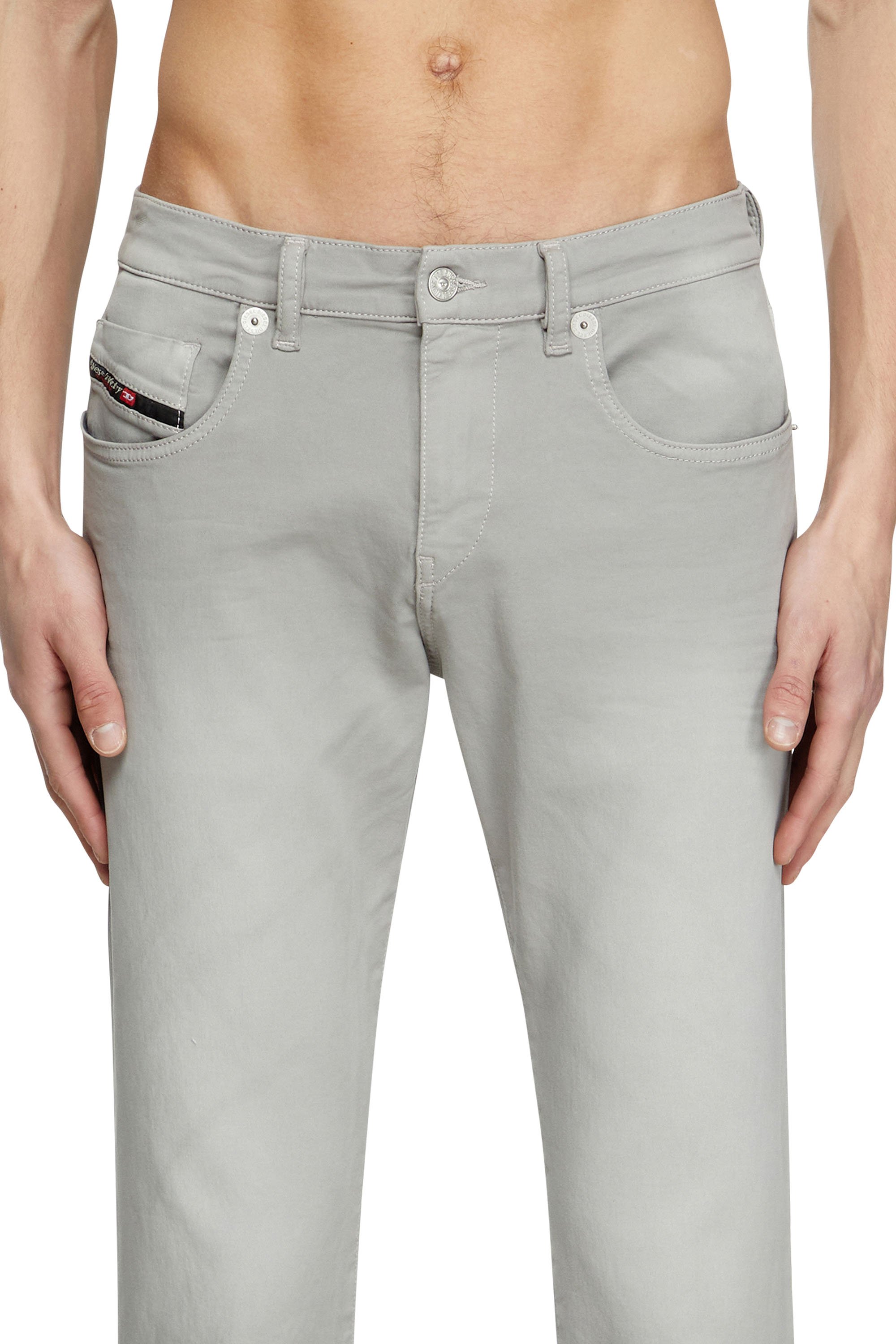 Diesel - Man's Slim 2060 D-Strukt Joggjeans® 0670M, Light Grey - 5