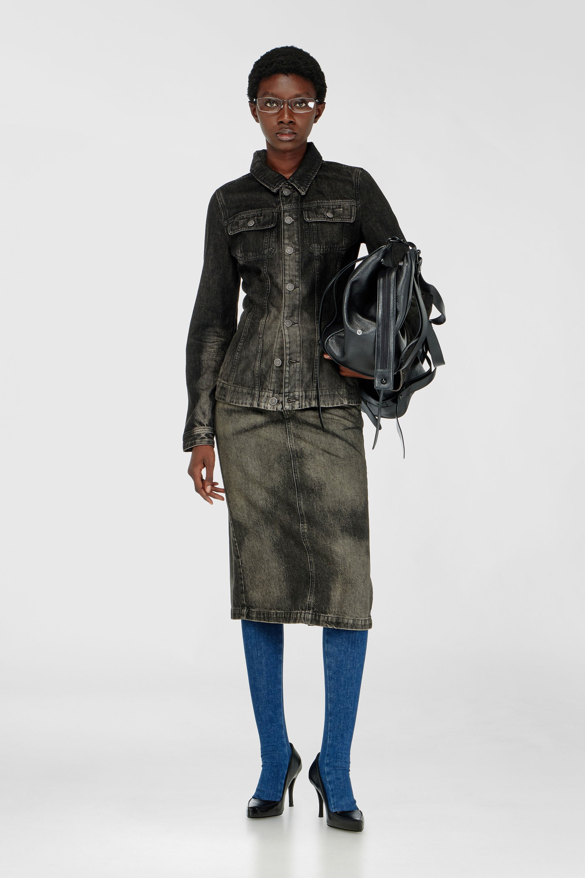 Diesel - DE-KATERIN-FSJ, Woman's Fitted trucker jacket in dirty-effect denim in Black/Dark grey - 2
