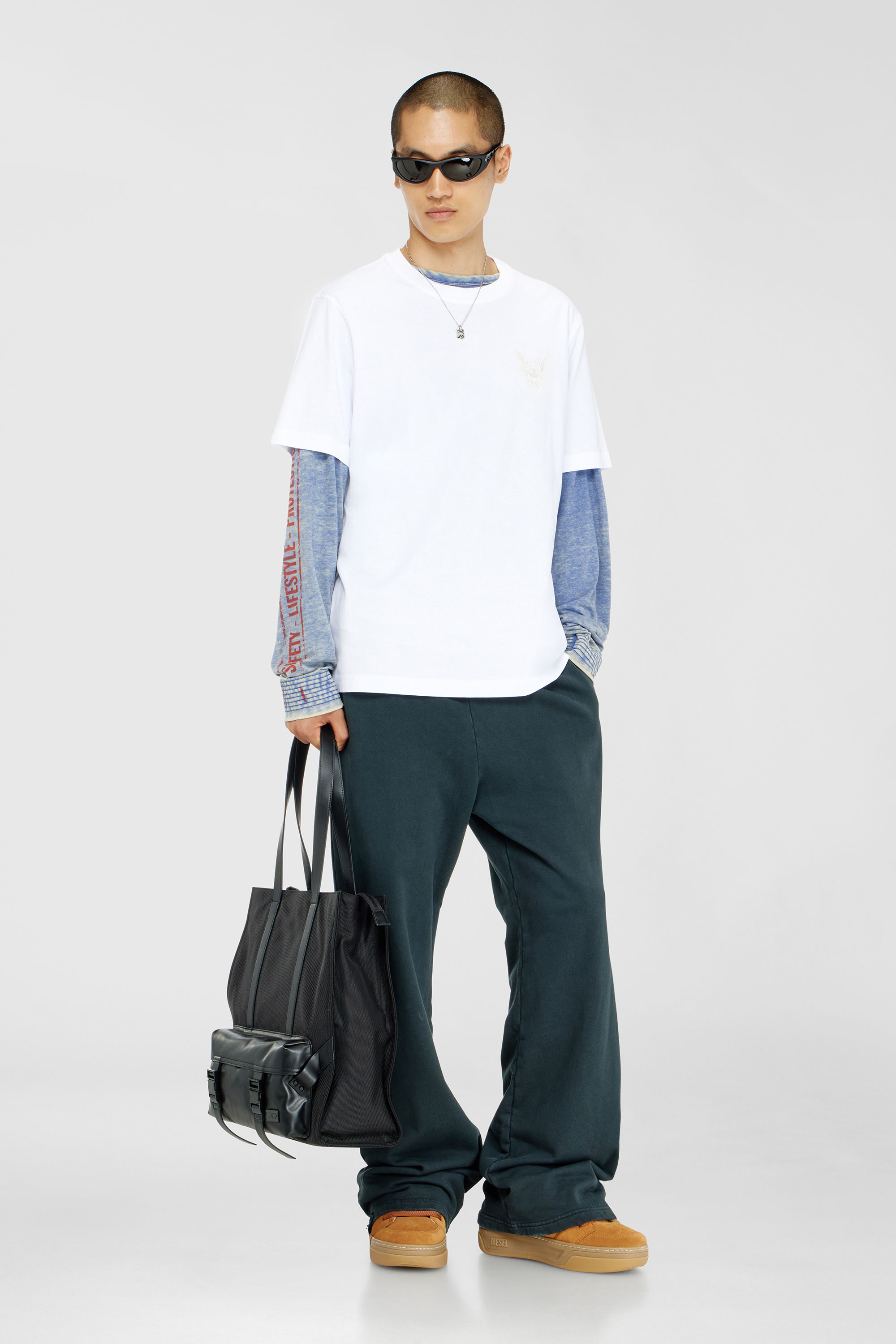 Cotton T-shirt with chest logo motif