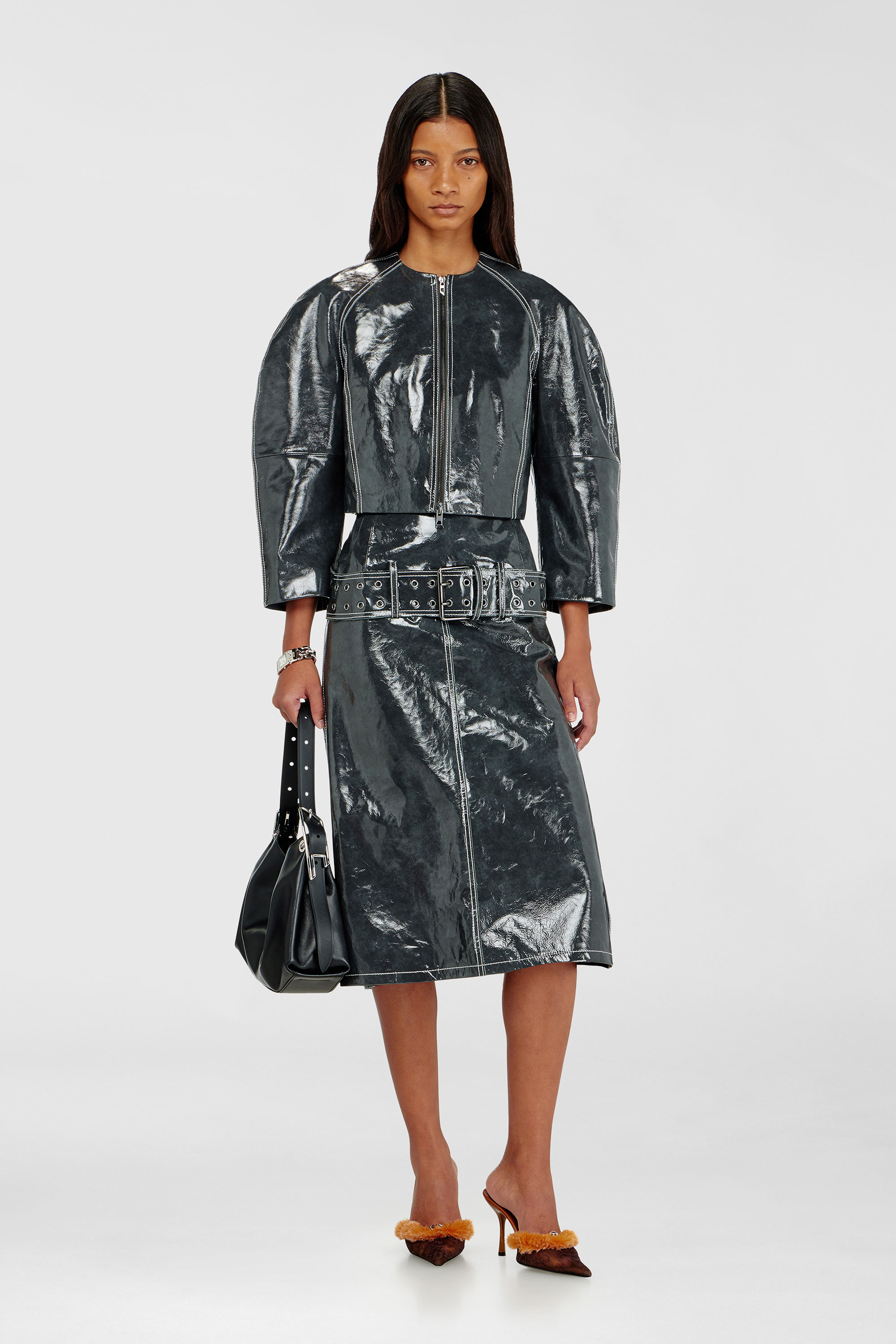 Patent-leather jacket with cocoon sleeves