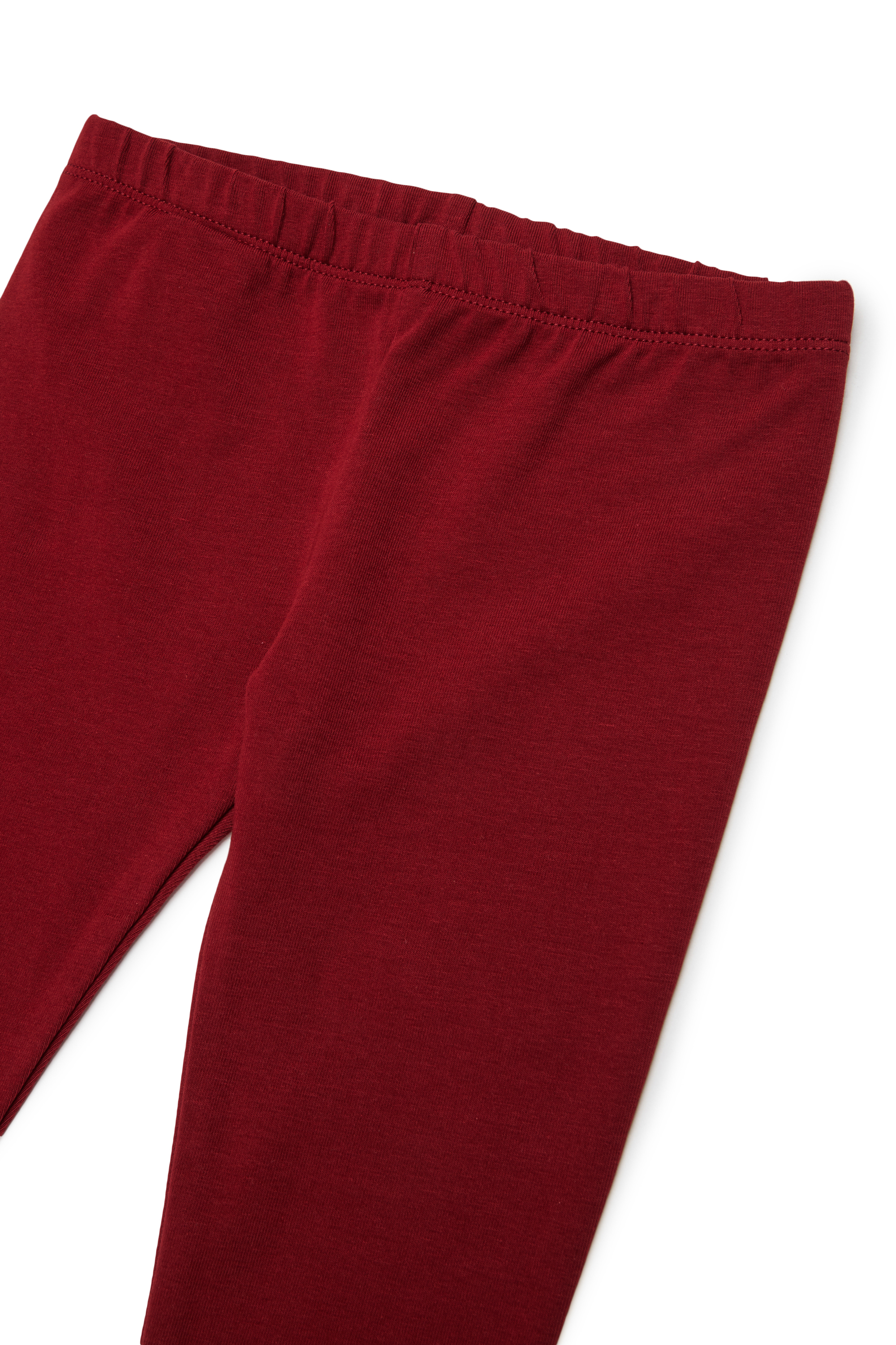 PFUMB, Red