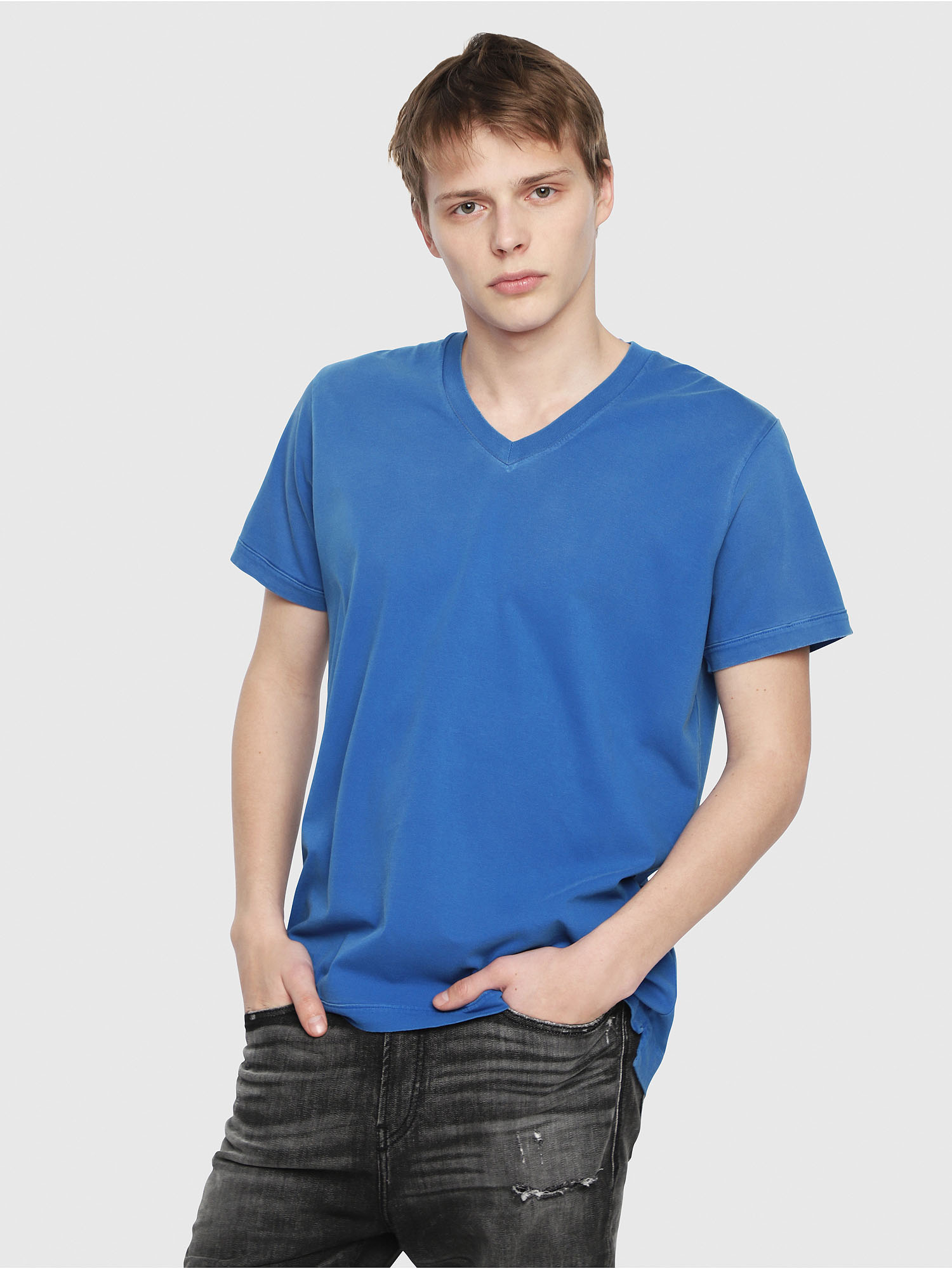 solid-colour jersey t-shirt with v-neck